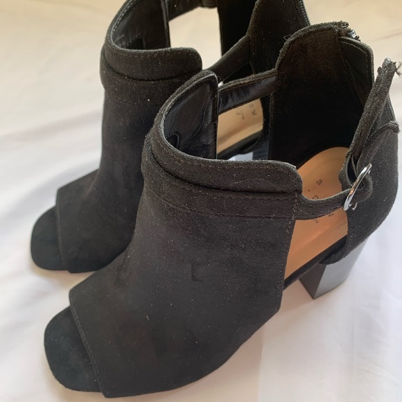 NEW 💋 Size 8 Chunky Peep Toe Velvet Heels - Picture 2 of 5